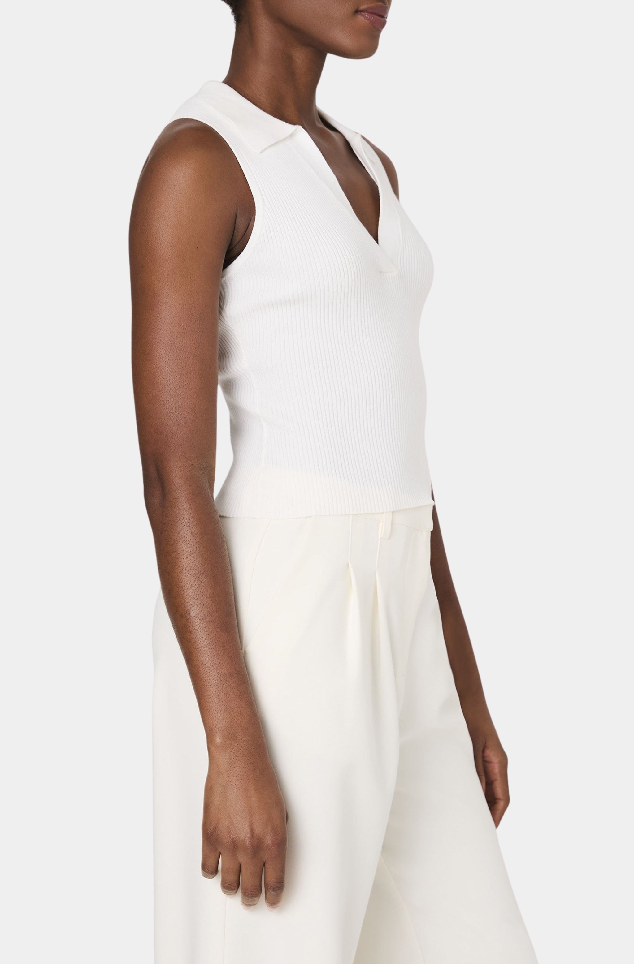 Mozza V Neck Sleeveless Sweater