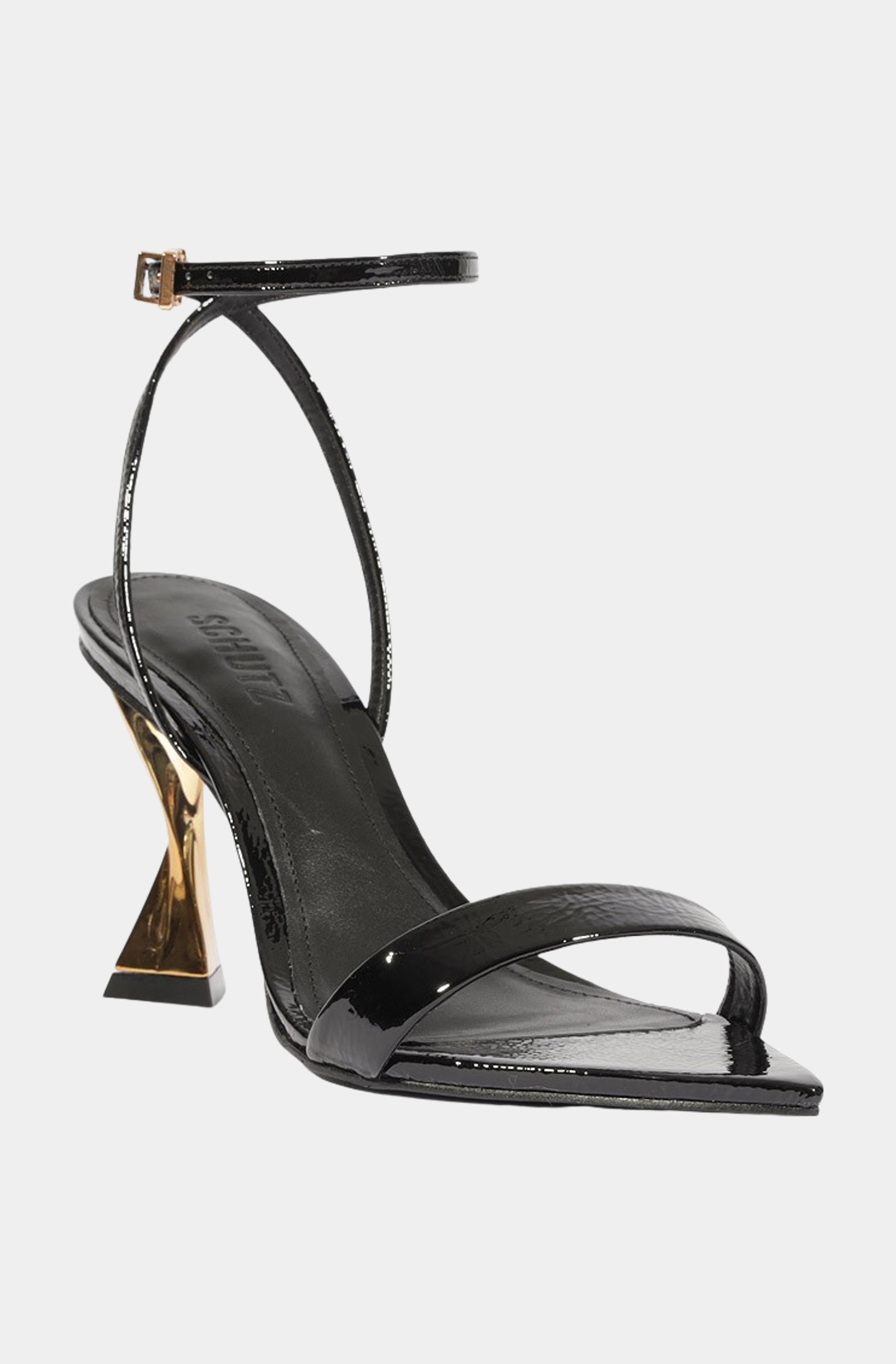 Elisha Sandal