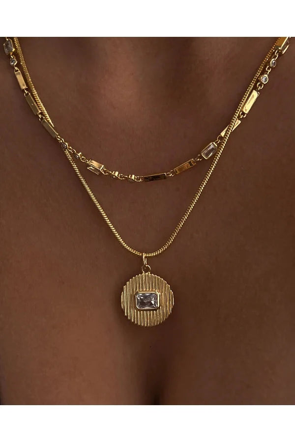 Le Signe Pendant Necklace