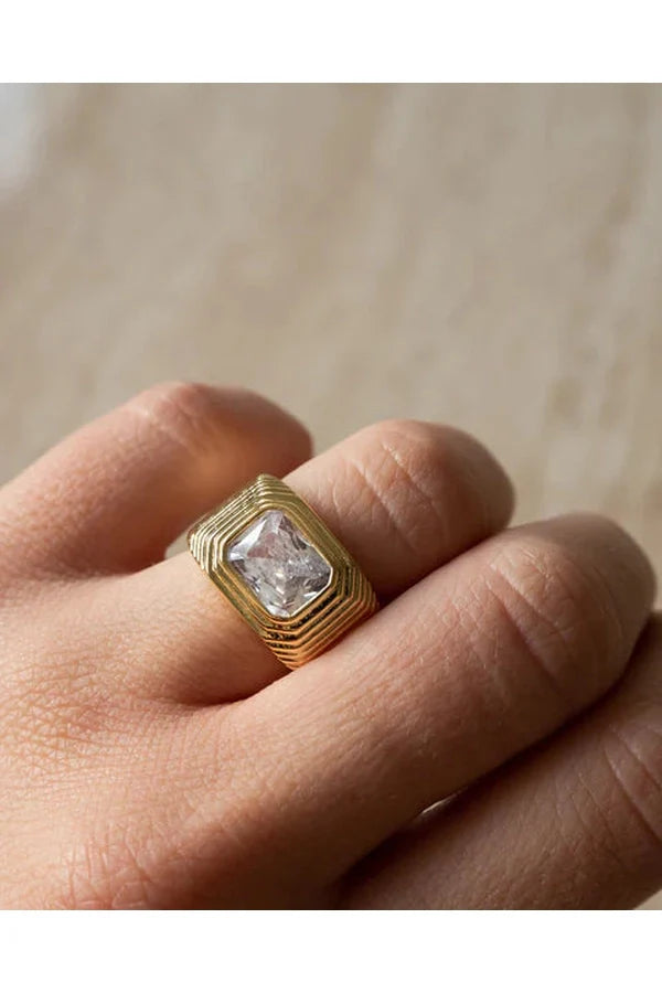 Ridged Pyramid Cigar Ring