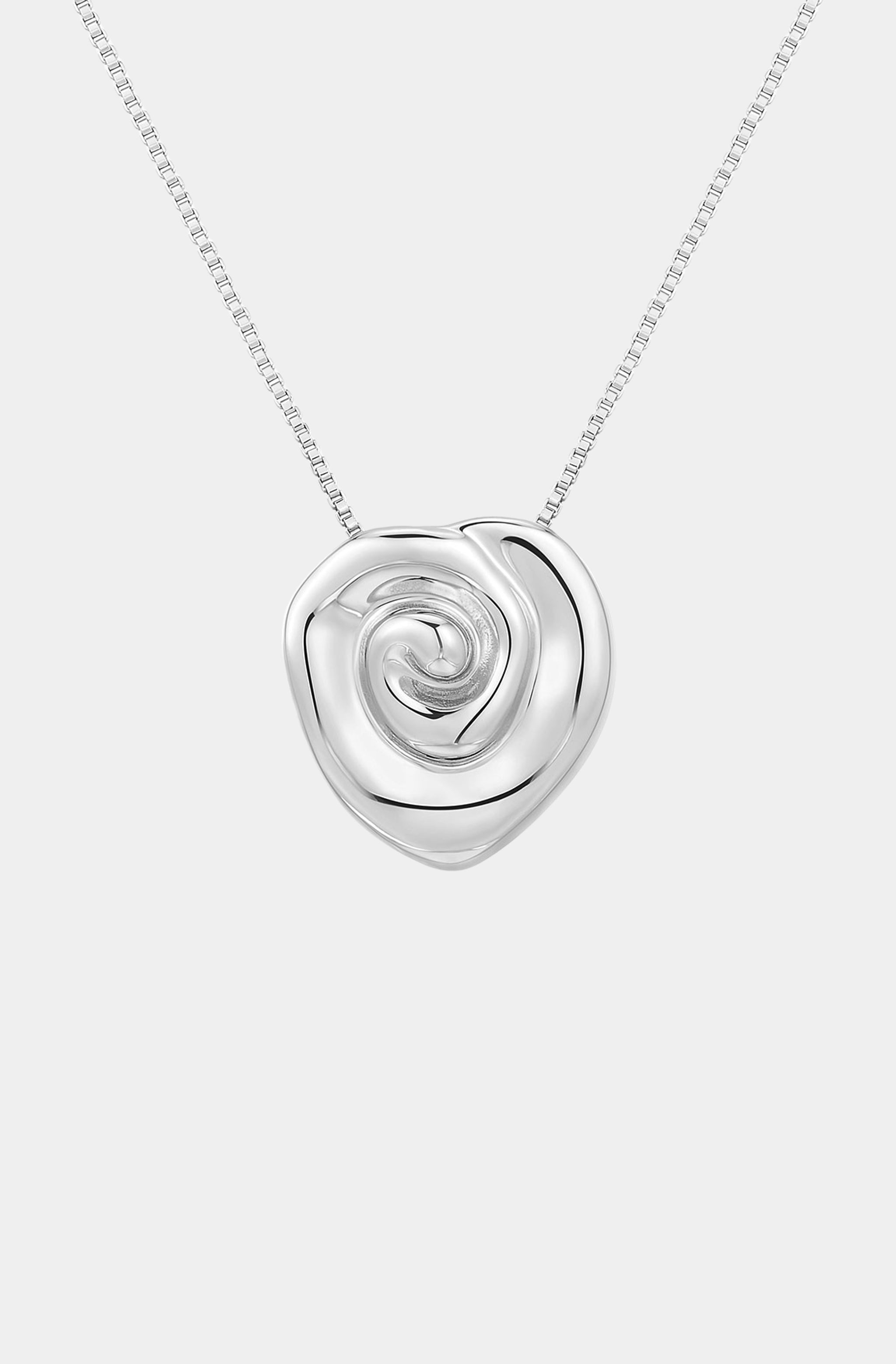 The Coquille Pendant Necklace