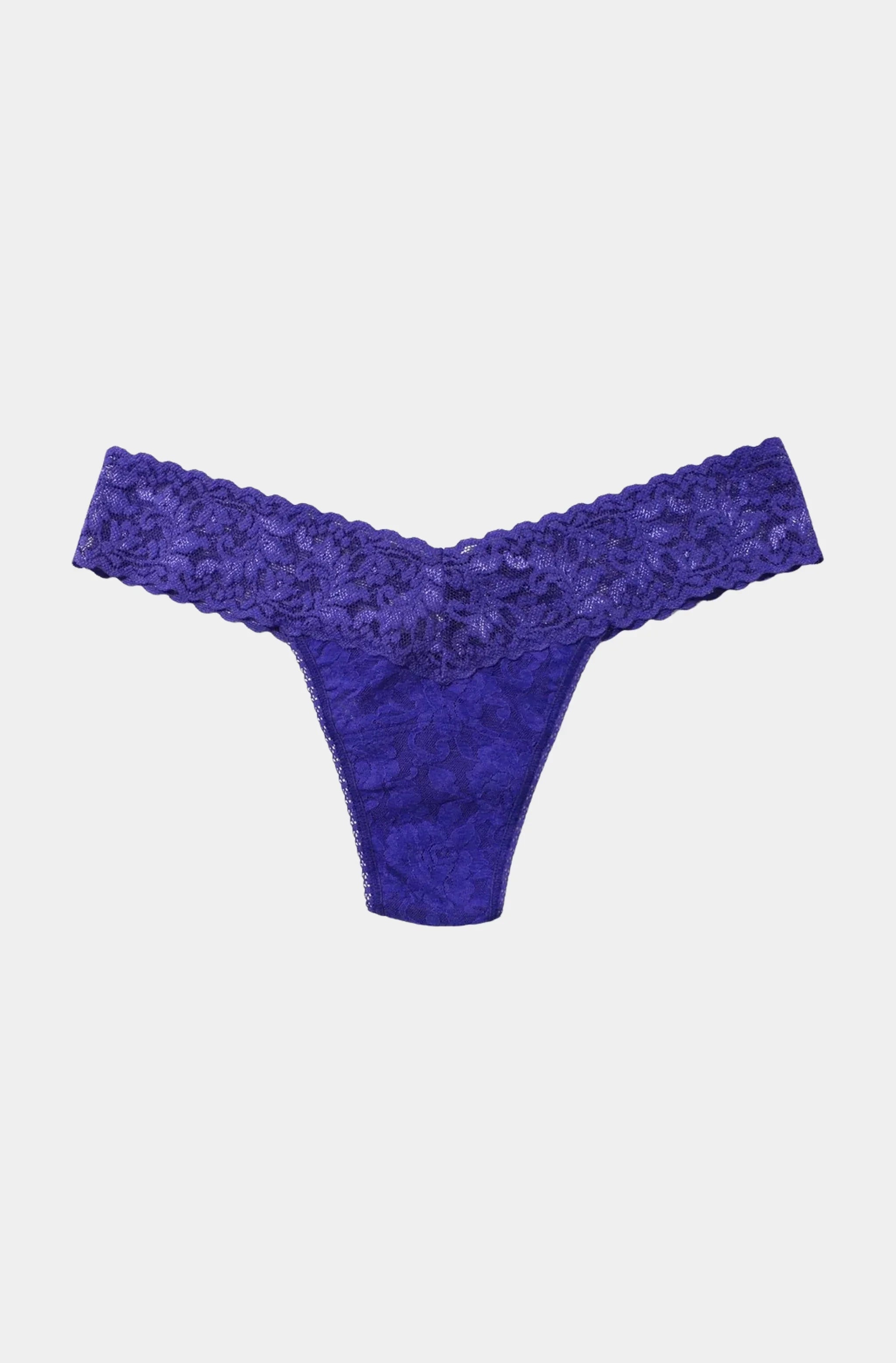 Signature Lace Low Rise Thong