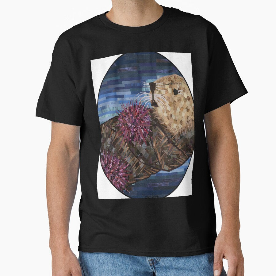 Snacking Sea Otter Cute Oversized T-Shirt Marine Animal Graphic Black